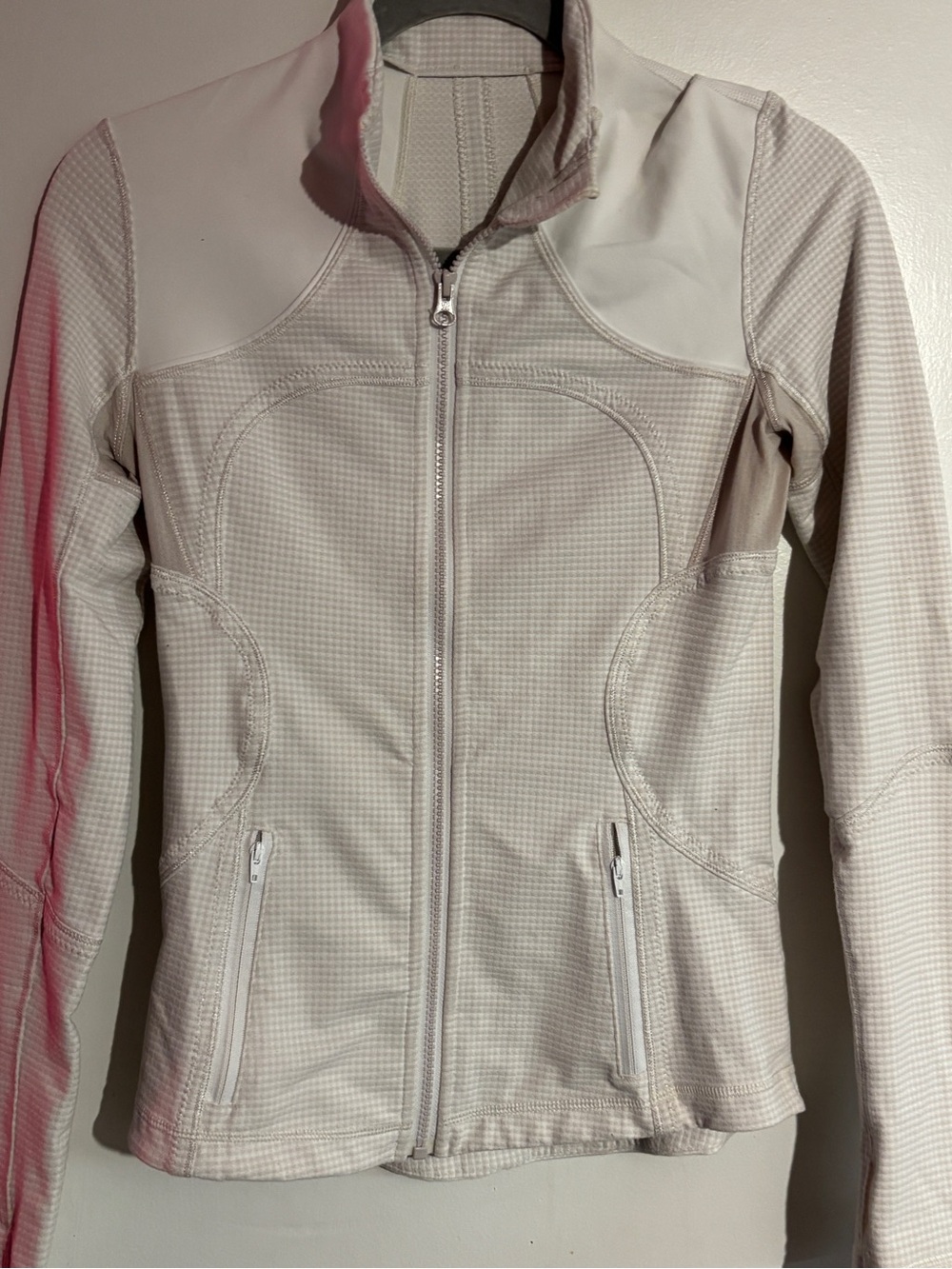 lululemon athletica Women’s White Athletic Jacket. Size 4